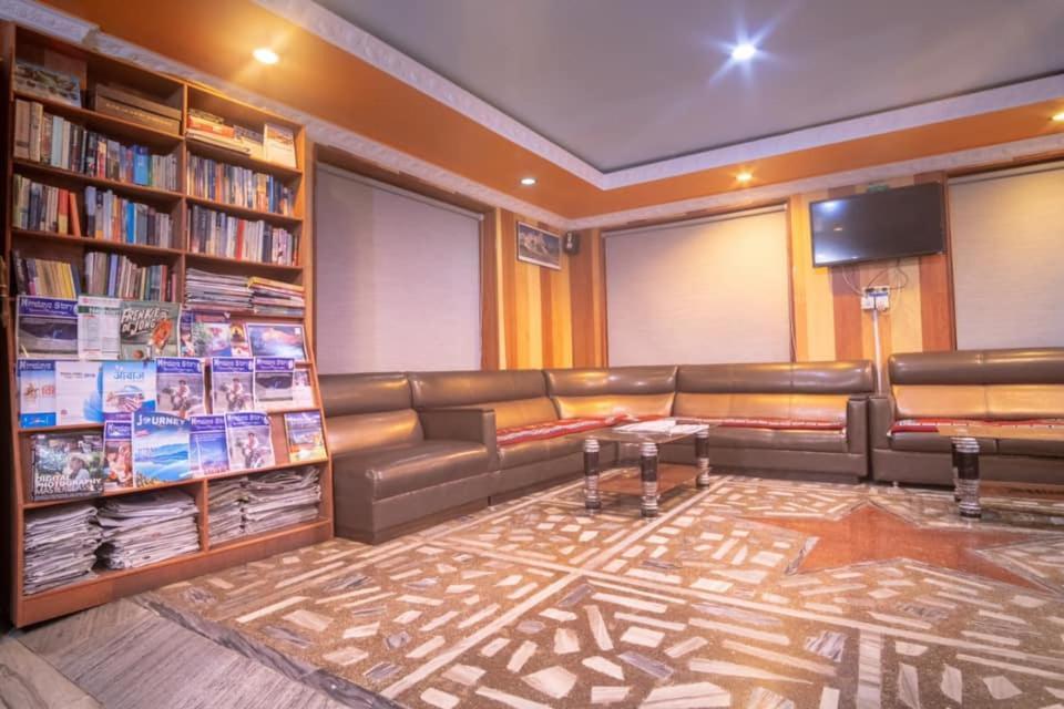 ホテル リバーパーク ポカラ エクステリア 写真
